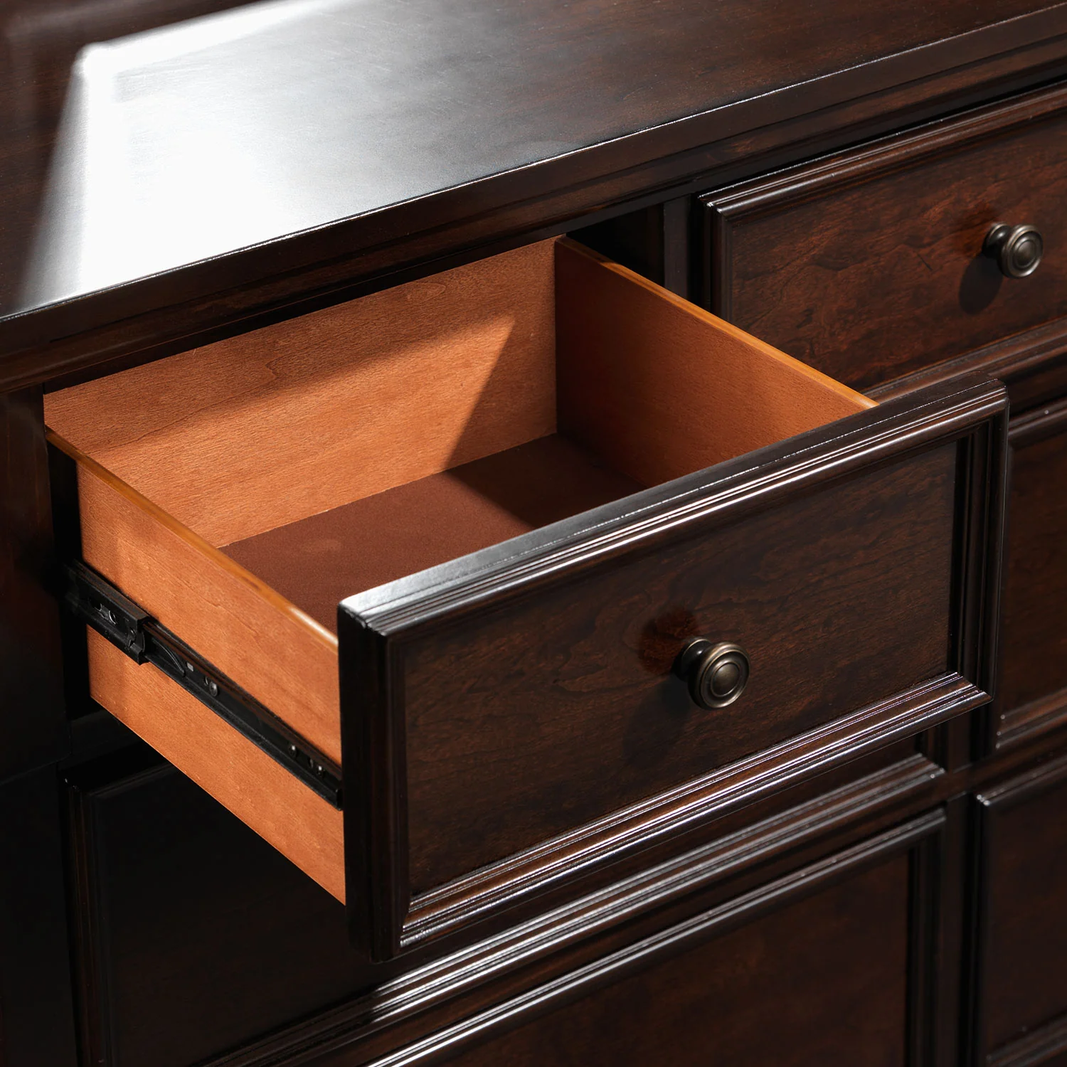 Chester 7-Drawer Dresser - Cherry - Image 6